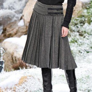 Sundance Highland wrap skirt size 10 EUC